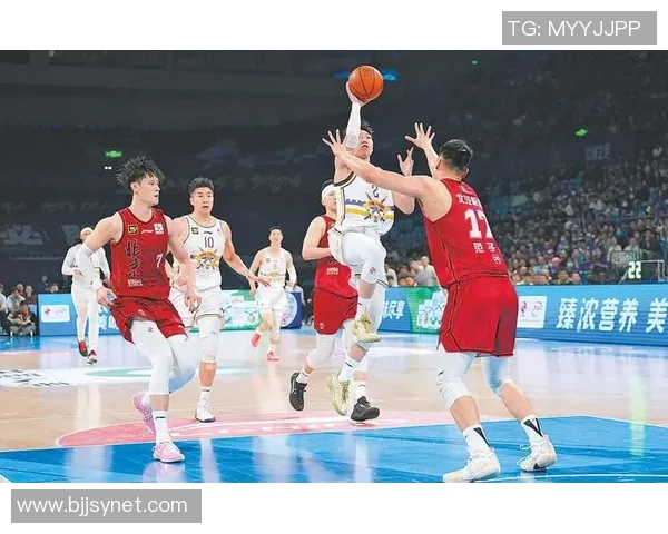 辽宁男篮迎战北京北控决战CBA季后赛争夺激烈展现篮球魅力